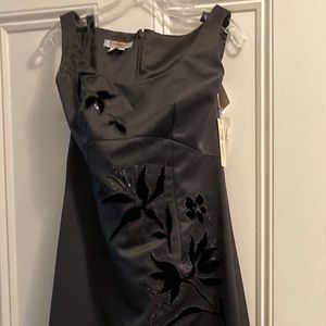 Kay Unger Pewter ballgown w/velvet-like flowers + sequins